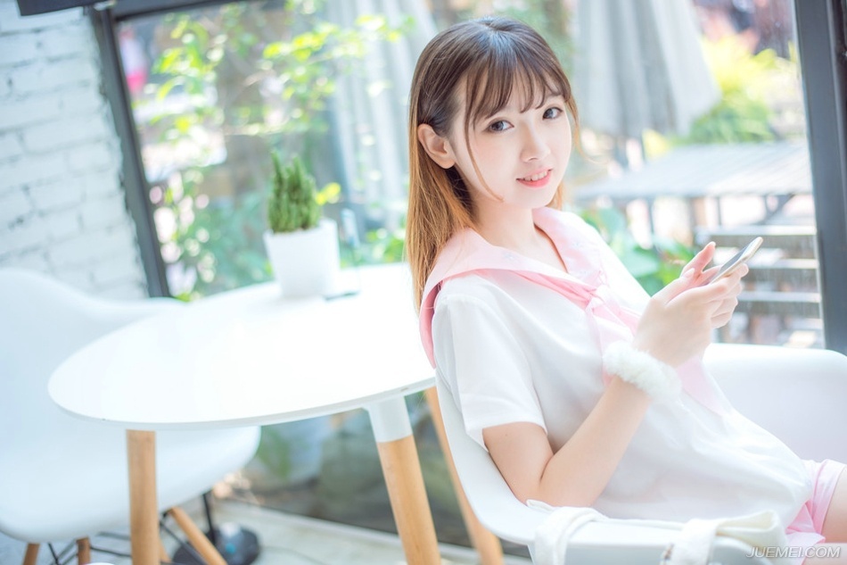 与此同时，已经回到荥阳的曹操，收到了刘备传来的消息，刘备要退兵了。